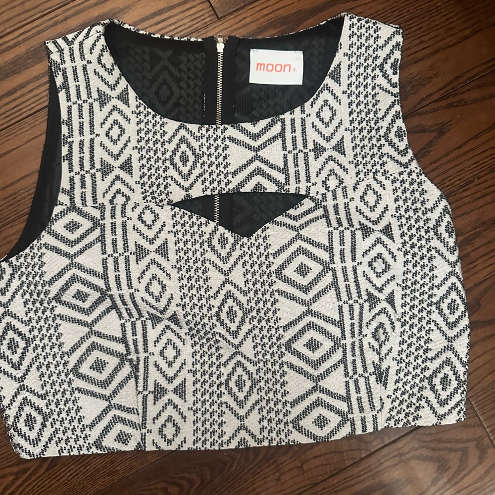 Black and White Patterned Crop Top